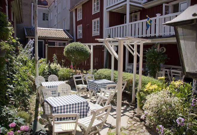 Cafe garvaregarden & b&b