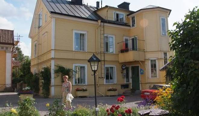 27ans night accommodations