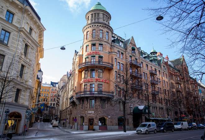 Crystal plaza hotel