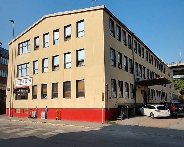 Metro hotel