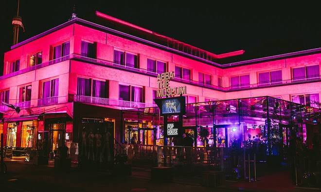 Pop house hotel