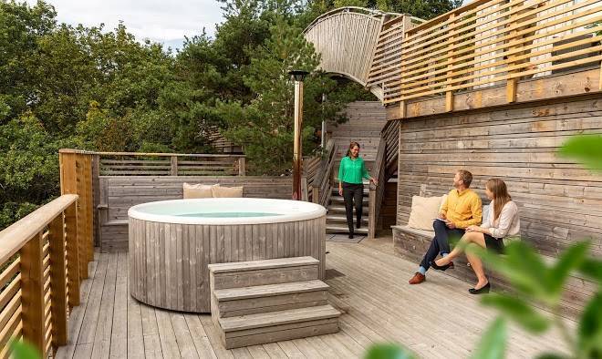 Treetop spa hangout & hotel