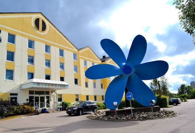 Hotel riverside