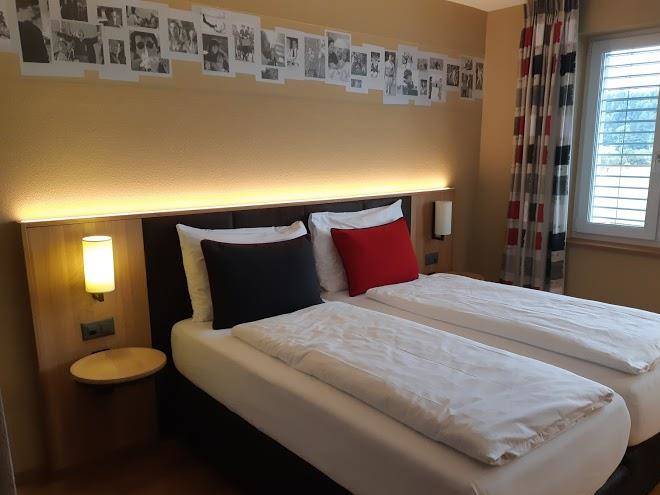Hotel cinema 8