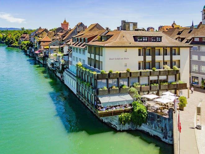 Hotel schiff am rhein