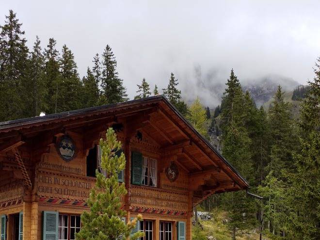 Berghaus am oeschinensee