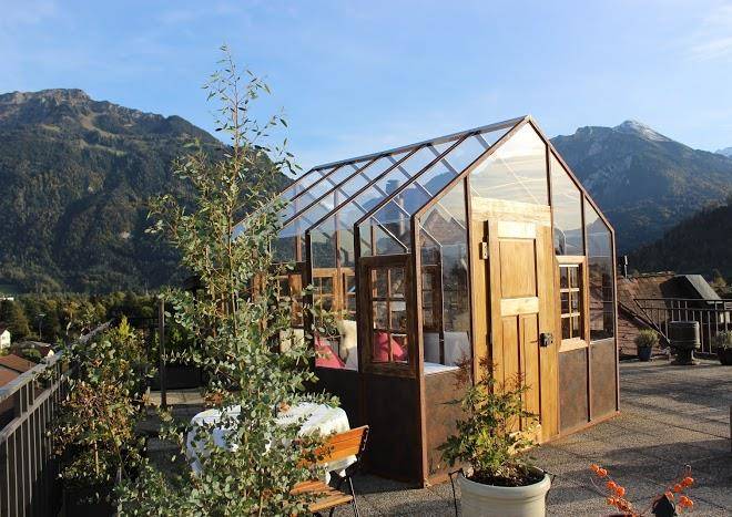 Carlton Europe Vintage Adults Hotel Image