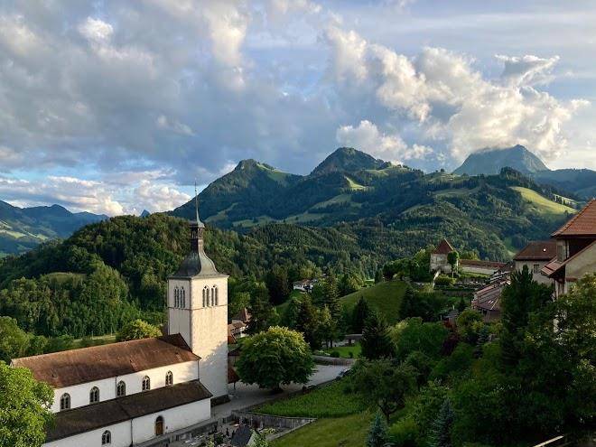 Au soleil de gruyeres chez chantal