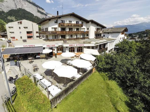 Arena lodge