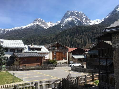 Chasa bianca scuol