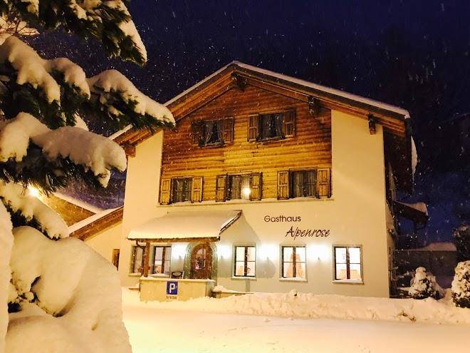 Gasthaus alpenrose innerferrera