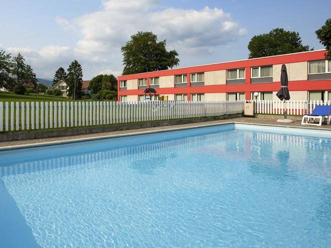 Hotel Ibis 3 Lacs Neuchatel Image