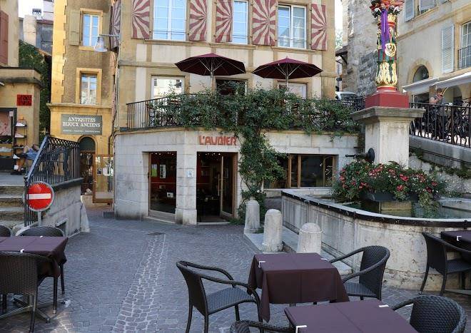 L'aubier cafe hotel neuchatel