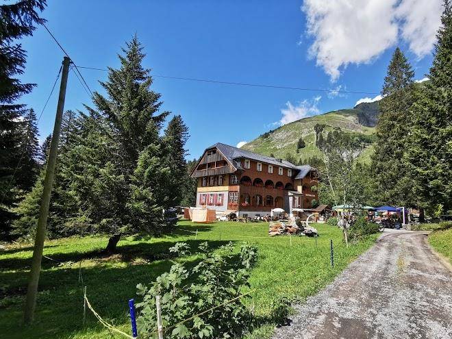 Berggasthaus sennis alp