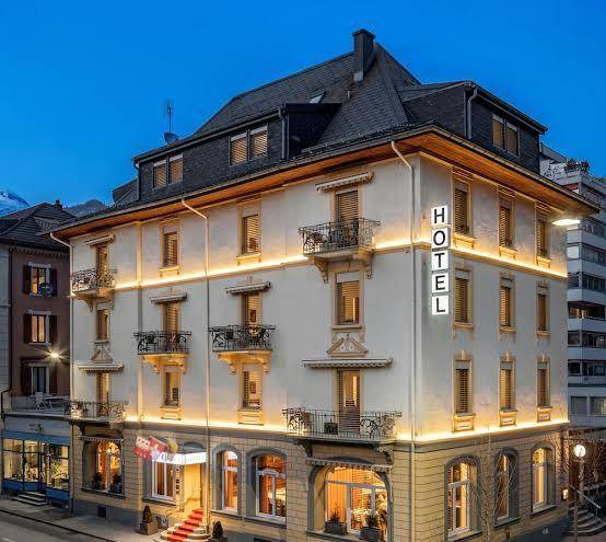 Hotel ambassador brig