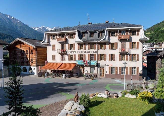 Le vieux hotel du glacier et poste