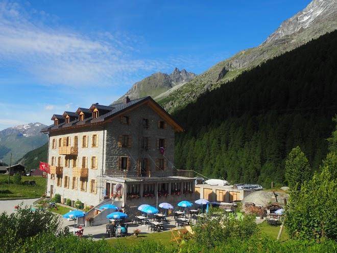Hotel aiguille de la tza