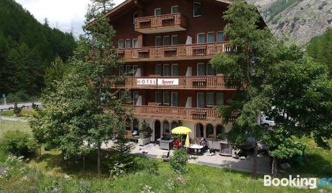 Ski in ski out hotel sport