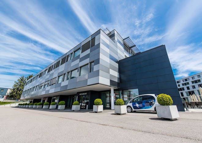 Discovery hotel