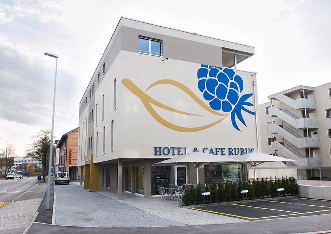 Hotel & cafe rubus