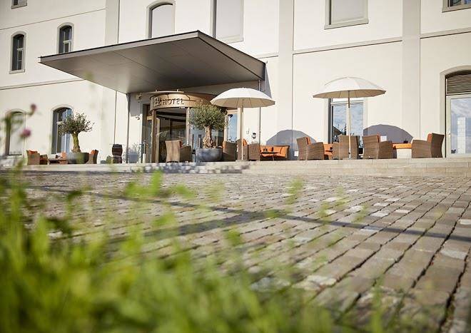 B2 boutique hotel + spa