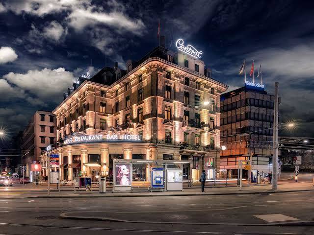 Central plaza hotel