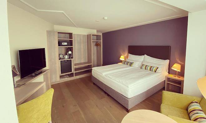 Platzhirsch Hotel Lifestyle Am Hirschenplatz Image