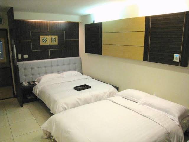Life hotel