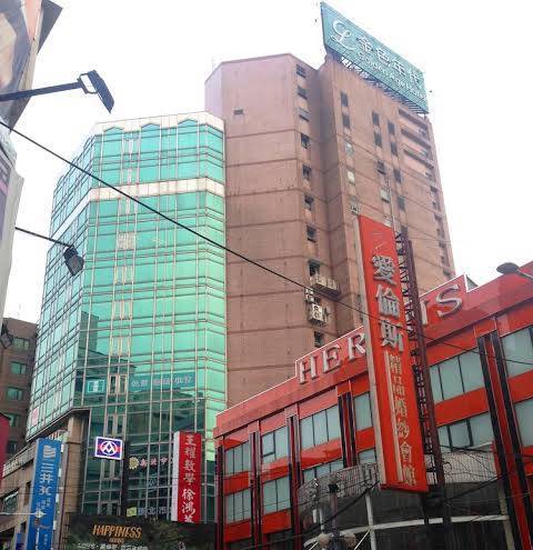 Golden age hotel