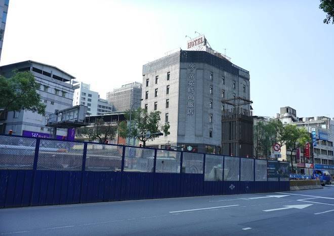 Royal garden hotel