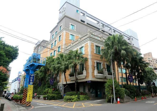 Well Article Motel Image