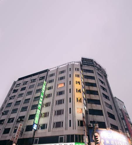 Kiwi express hotel taichung cks shop
