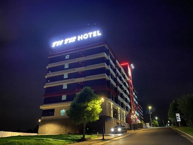 T11 t12 hotel