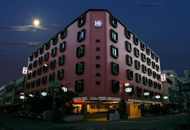 Yi dong business hotel