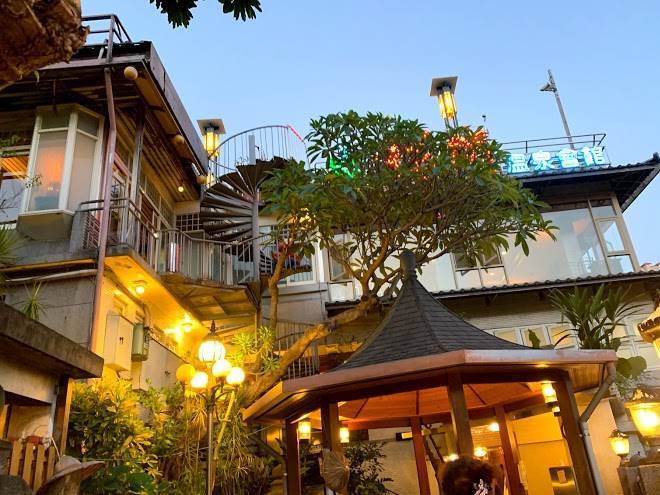 Yinggang hot spring hotel