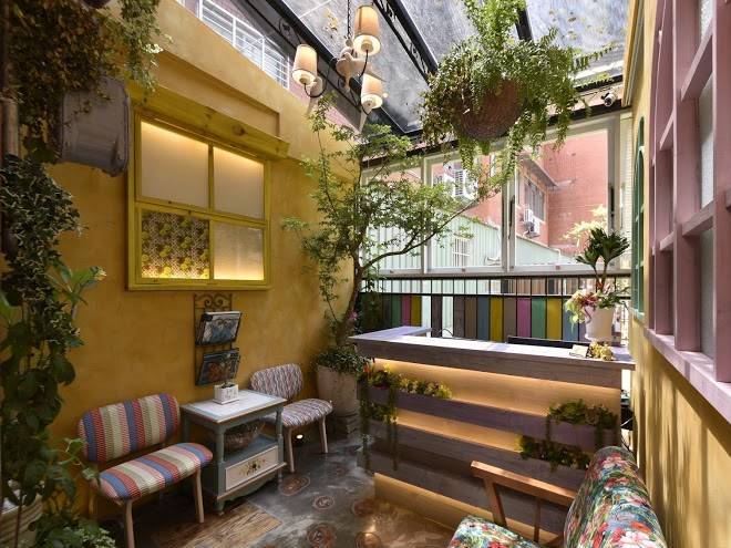 D g hotel & cafe