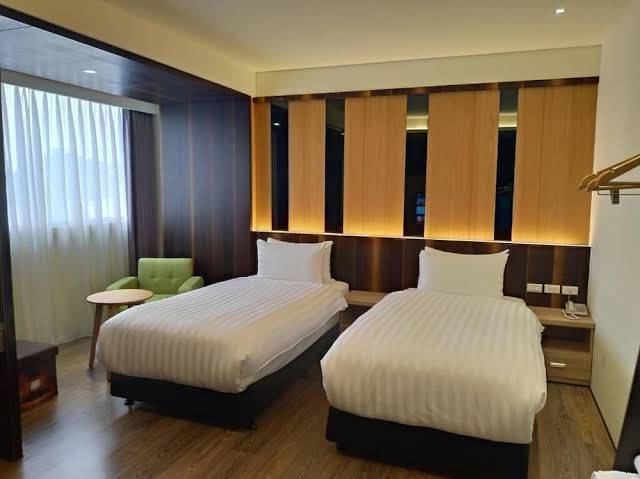 Lantan Moonlight Hotel Image