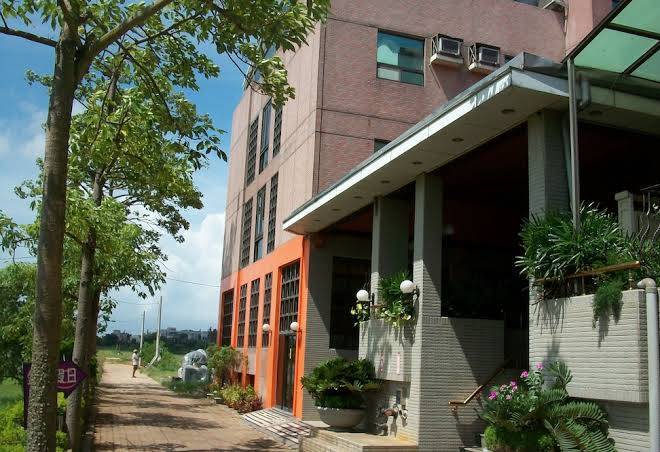 Kinsa Holiday Hotel Image