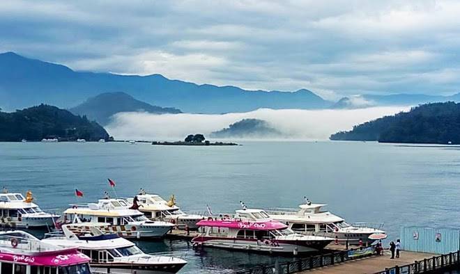 Hotel Del Lago Image