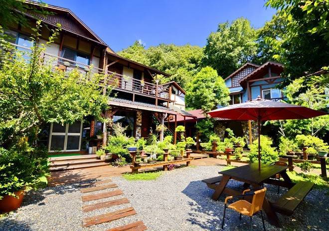 Qingjing shiyai taoyuan b&b