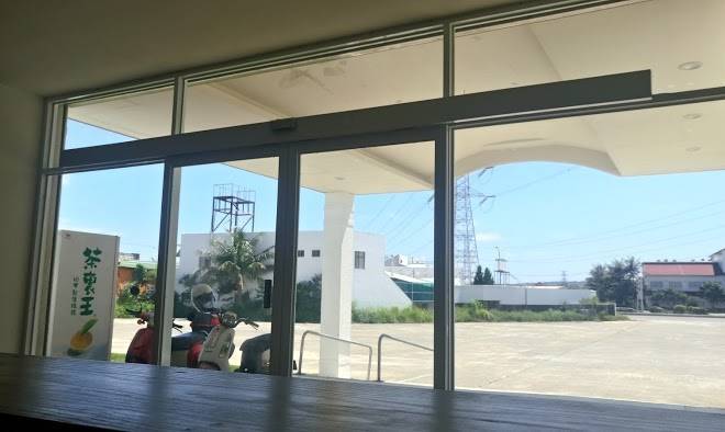 D D D D Dive Center Image