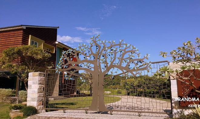 Grandma's Kenting Image