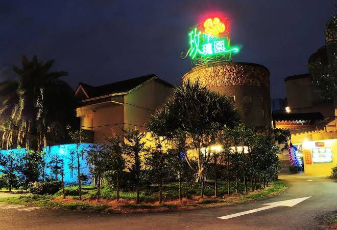 Rose Garden Motel Image