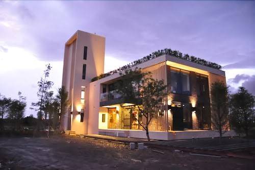 Sun lok live green building