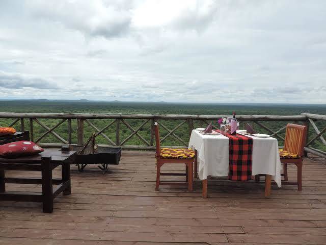 Ruaha hilltop lodge