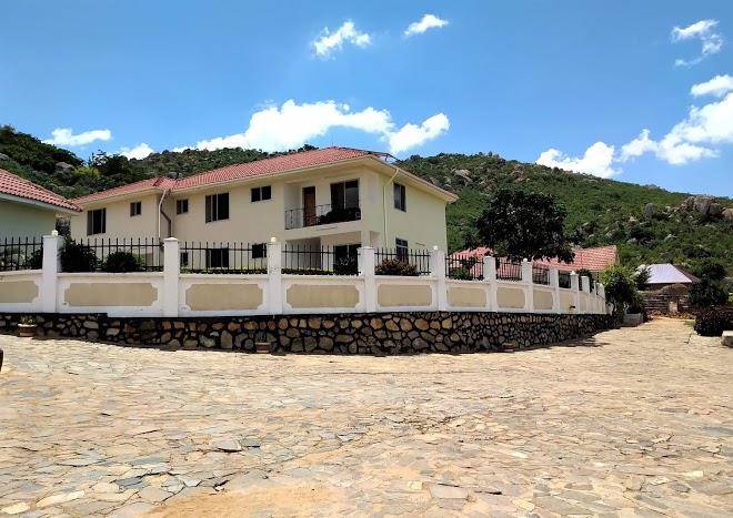 Zakinn Igumbilo Hilltop Hotel Image