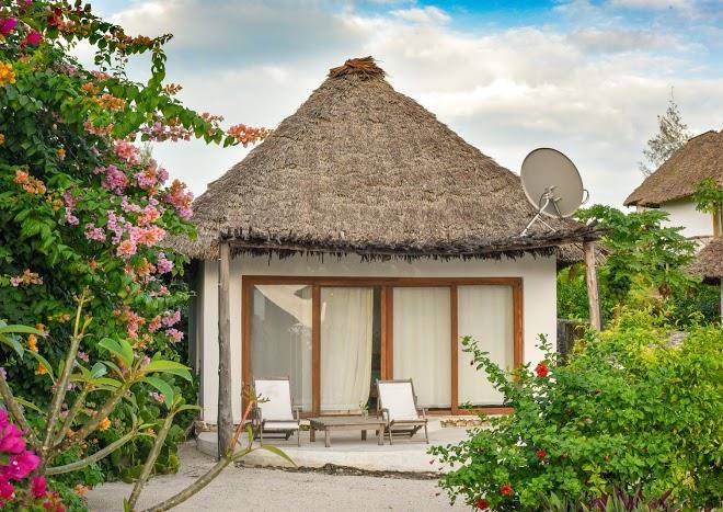 Zanbluu Beach Hotel Image