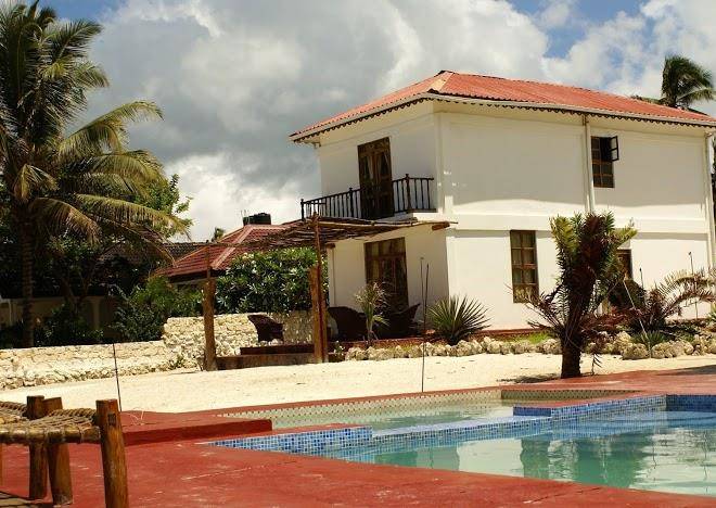 Moonshine uroa boutique hotel