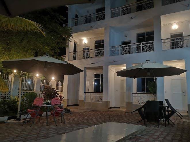 Camilla airport hotel