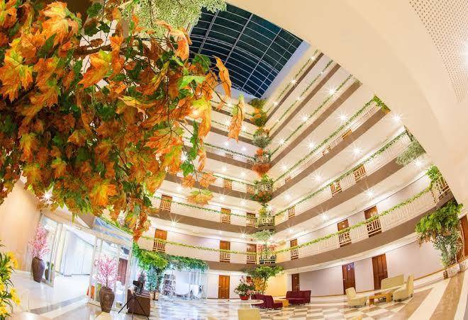 Three seasons place